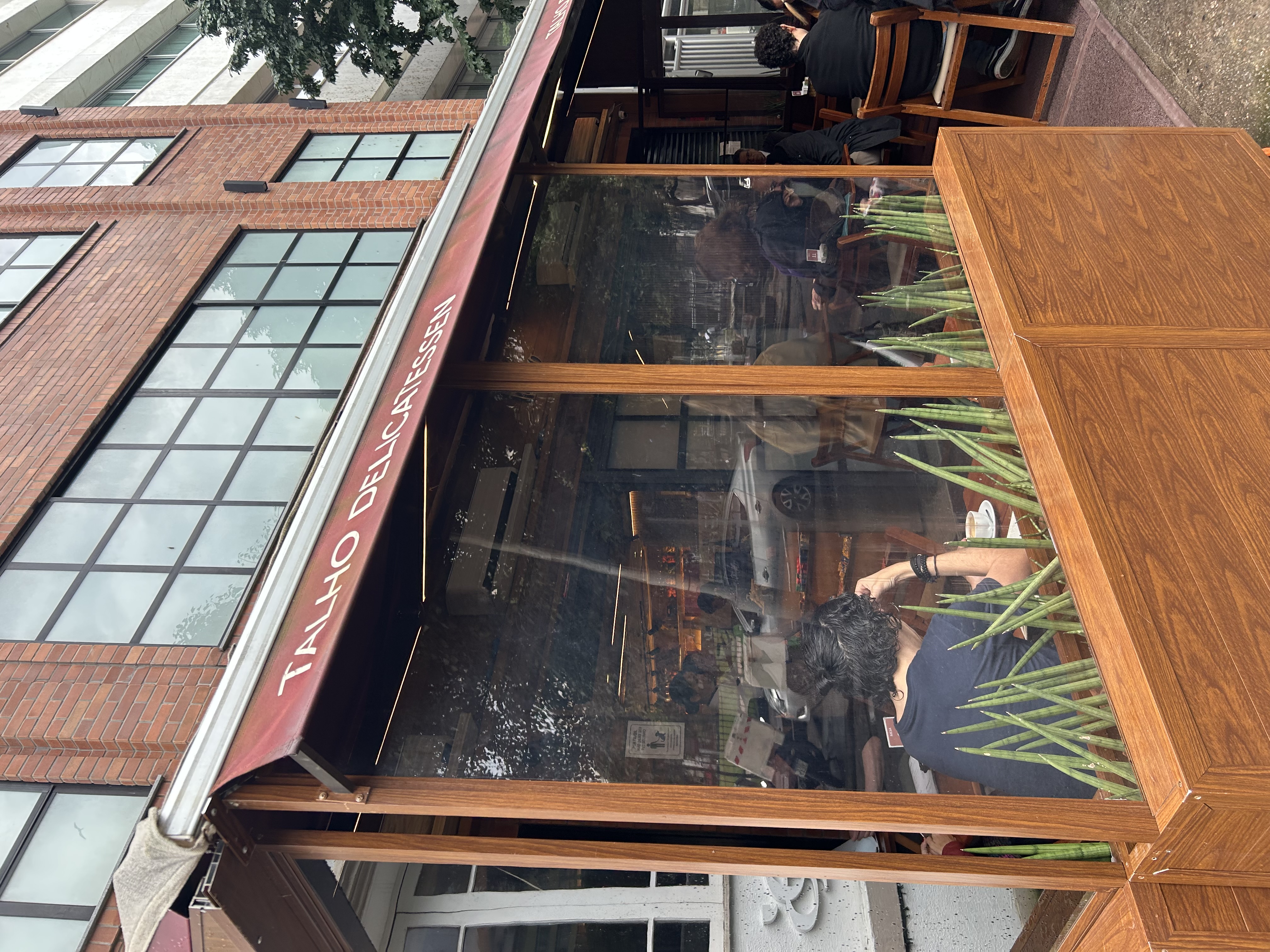 Talho Capixaba: um café, uma empada e o prazer de ver a vida passar em Ipanema