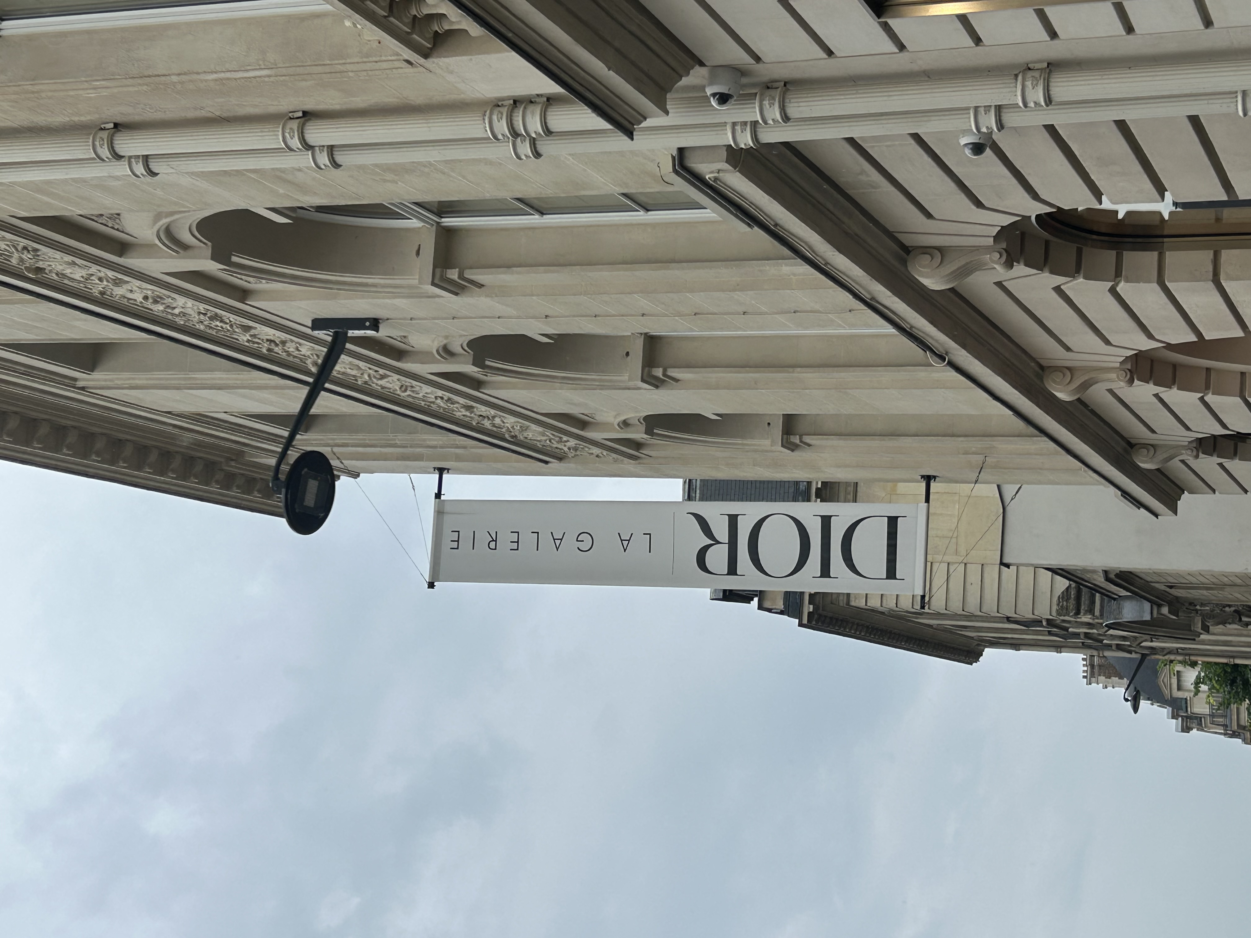 Galerie Dior: uma viagem pelo universo da alta-costura
