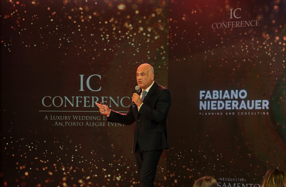 Fabiano Niederauer no palco do IC Conference - Porto Alegre 2026