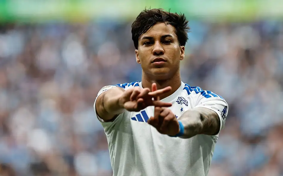 Kaio Jorge comemora hat-trick contra o Grêmio (Foto: Roberto Vinicius/AGIF/Folhapress)